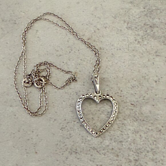 Vintage Theda .925 Sterling Marcasite Open Heart Pendant Necklace with 16" Chain - Picture 4 of 8
